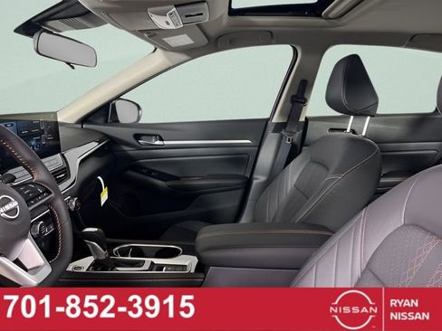 New 2025 Nissan Altima 2.5 SR w/ SR Premium Package image 24