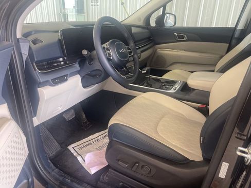 Used 2026 Kia Carnival SX FWD image 6