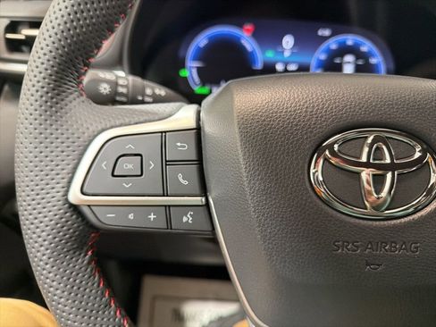 Used 2026 Toyota Sienna XSE image 25