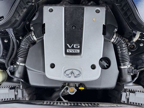 Used 2019 INFINITI Q70 Luxe w/ Proactive Package image 32