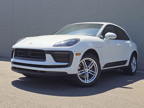 Certified 2023 Porsche Macan AWD/4WD image 1