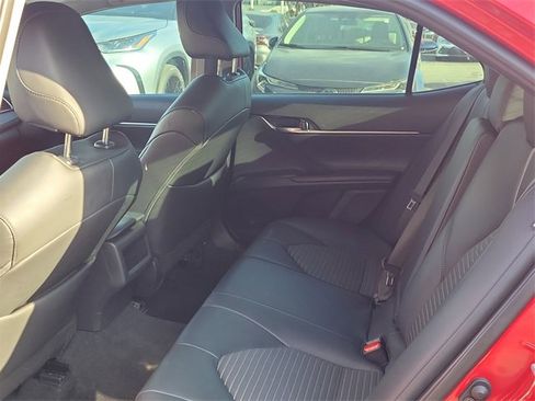 Used 2023 Toyota Camry SE image 8