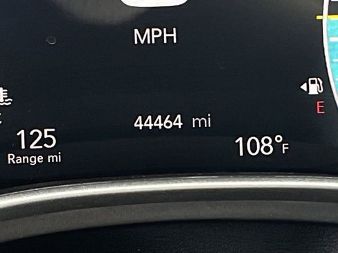Used 2024 Chrysler Pacifica Touring-L FWD image 40