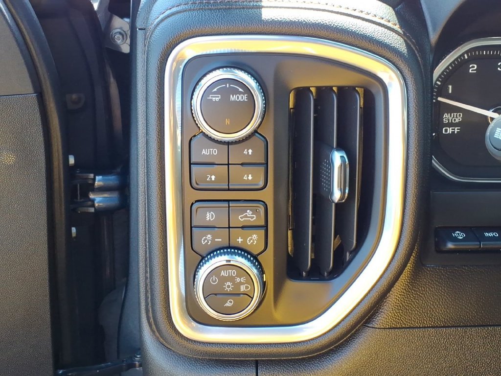 Used 2021 GMC Sierra 1500 AT4 w/ AT4 Value Package AWD/4WD image 5