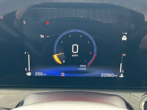 Used 2025 Chevrolet Trax LT w/ LT Convenience Package FWD image 25