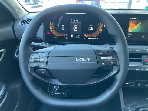 Used 2025 Kia K4 LXS image 28