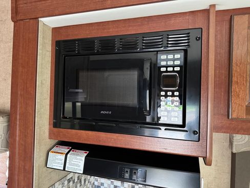 Used 2015 Ford E-450 and Econoline 450 Super Duty w/ Motorhome Prep Package RWD image 44