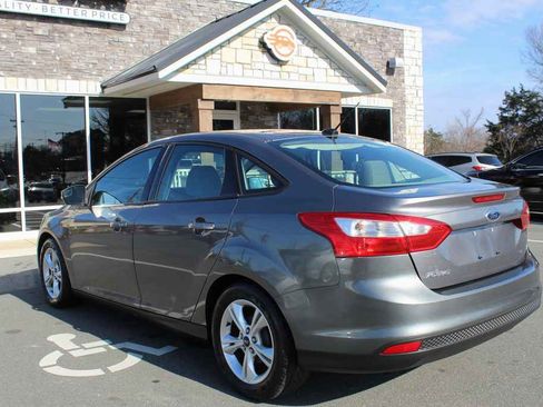 Used 2014 Ford Focus SE image 9