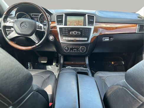 Used 2014 Mercedes-Benz GL 550 4MATIC image 30