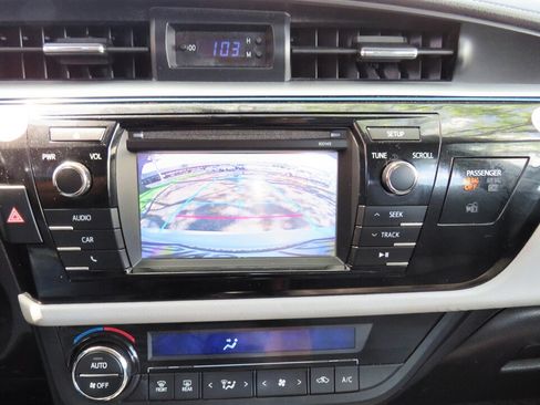 Used 2015 Toyota Corolla FWD image 13