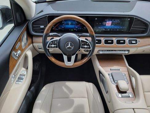 Used 2023 Mercedes-Benz GLS 450 4MATIC image 23