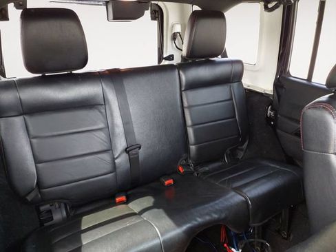 Used 2012 Jeep Wrangler Unlimited Sahara AWD/4WD image 13