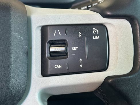 Used 2023 Land Rover Defender 110 SE AWD/4WD image 26