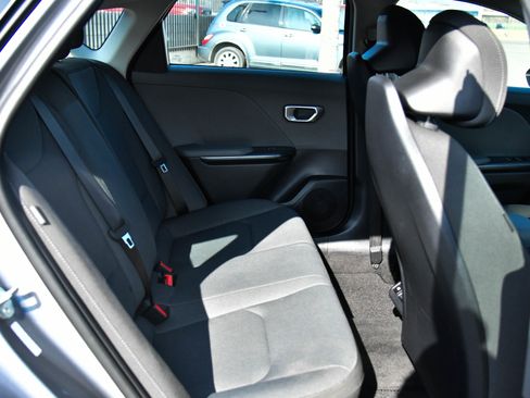 Used 2025 Kia K4 LXS image 40