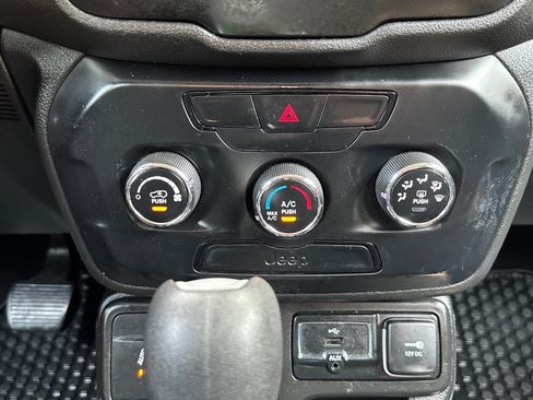 Used 2019 Jeep Renegade Sport AWD/4WD image 23