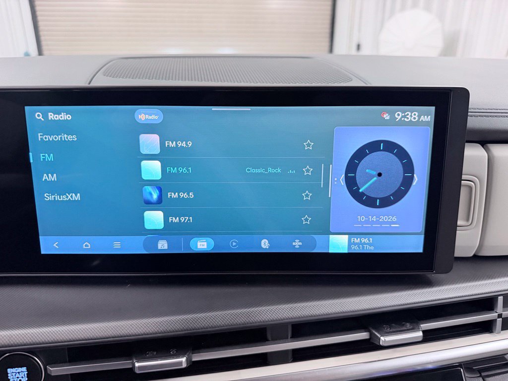 Used 2025 Hyundai Santa Fe SEL FWD image 19