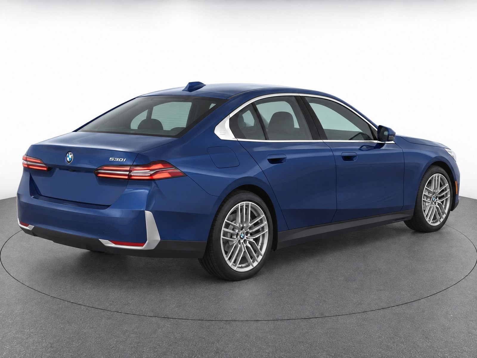 Used 2024 BMW 530i w/ Premium Package RWD image 8
