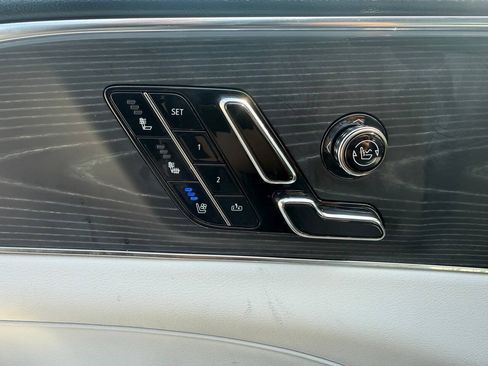 Used 2024 Cadillac Lyriq Sport AWD/4WD image 27
