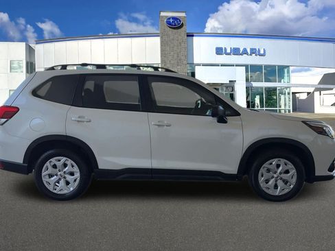 Used 2022 Subaru Forester AWD/4WD image 5