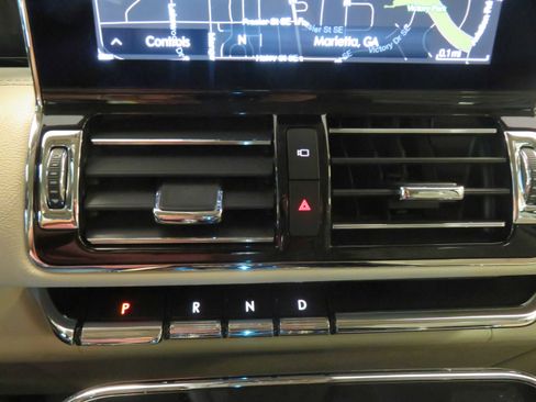 Used 2020 Lincoln Navigator Reserve w/ Luxury Package image 42