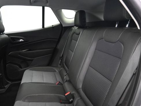 Used 2025 Chevrolet Trax LT FWD image 14