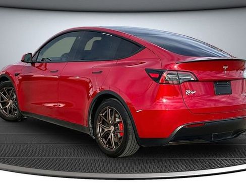 Used 2023 Tesla Model Y Performance image 4