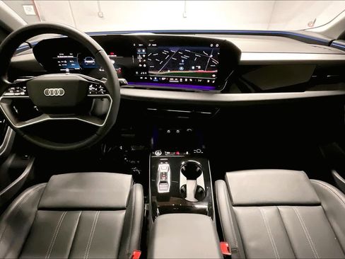 Used 2025 Audi Q6 e-tron Premium Plus w/ Premium Plus image 16