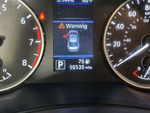 Certified 2023 Nissan Sentra S image 19