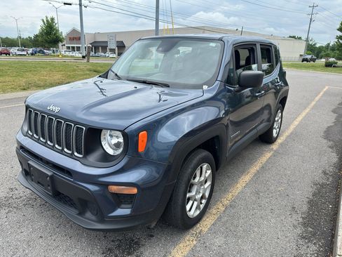 Used 2023 Jeep Renegade Latitude AWD/4WD image 8