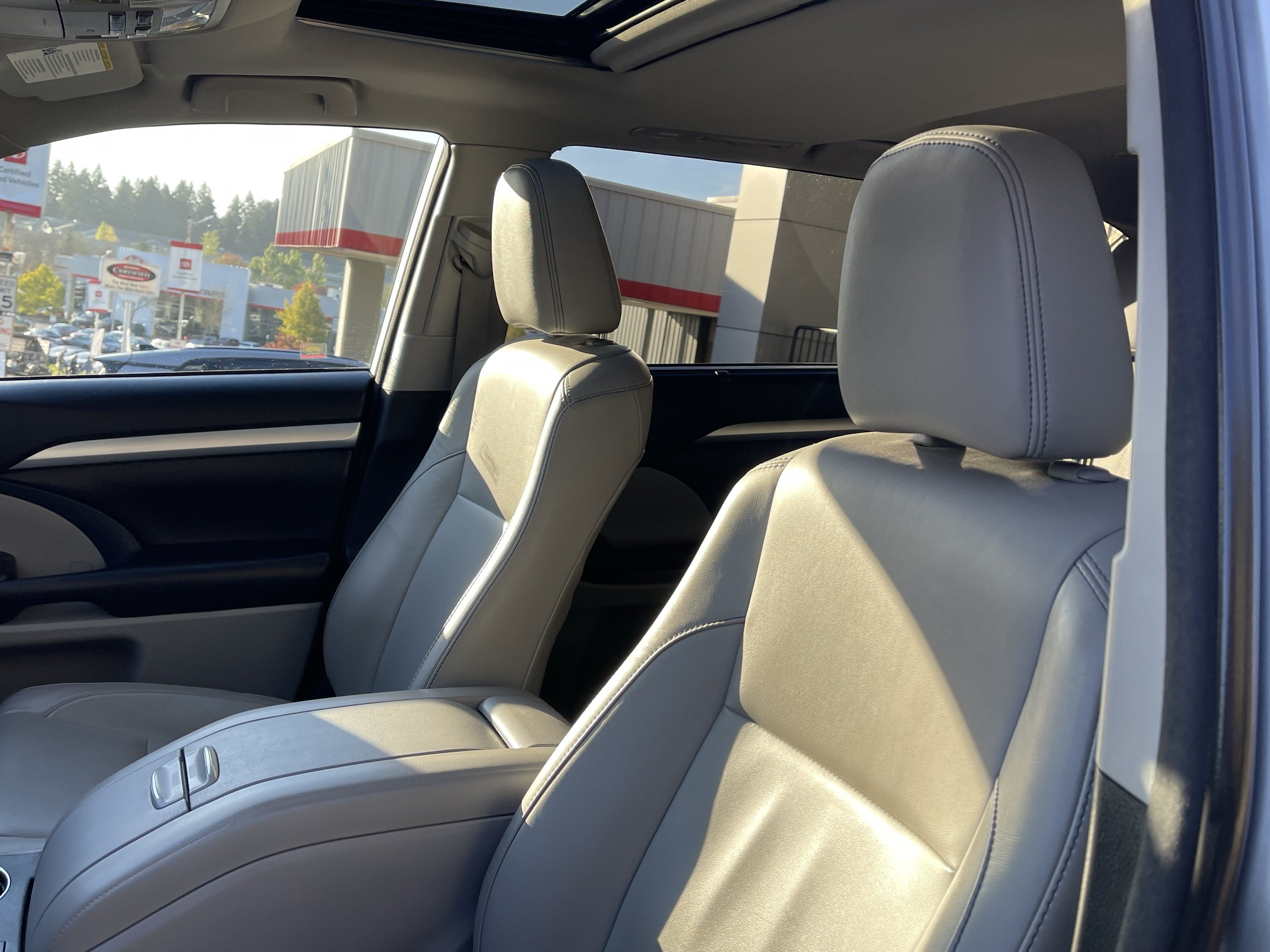 Certified 2018 Toyota Highlander XLE AWD/4WD image 21