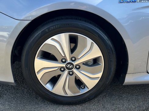 Used 2015 Hyundai Sonata Limited w/ Option Group 02 FWD image 33