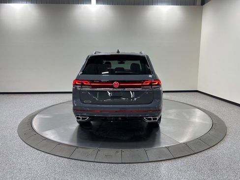 Used 2025 Volkswagen Atlas SEL Premium R-Line image 6