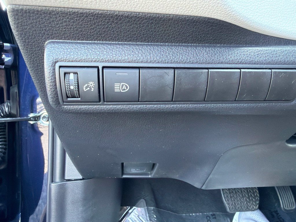 Used 2025 Toyota Corolla SE FWD image 16