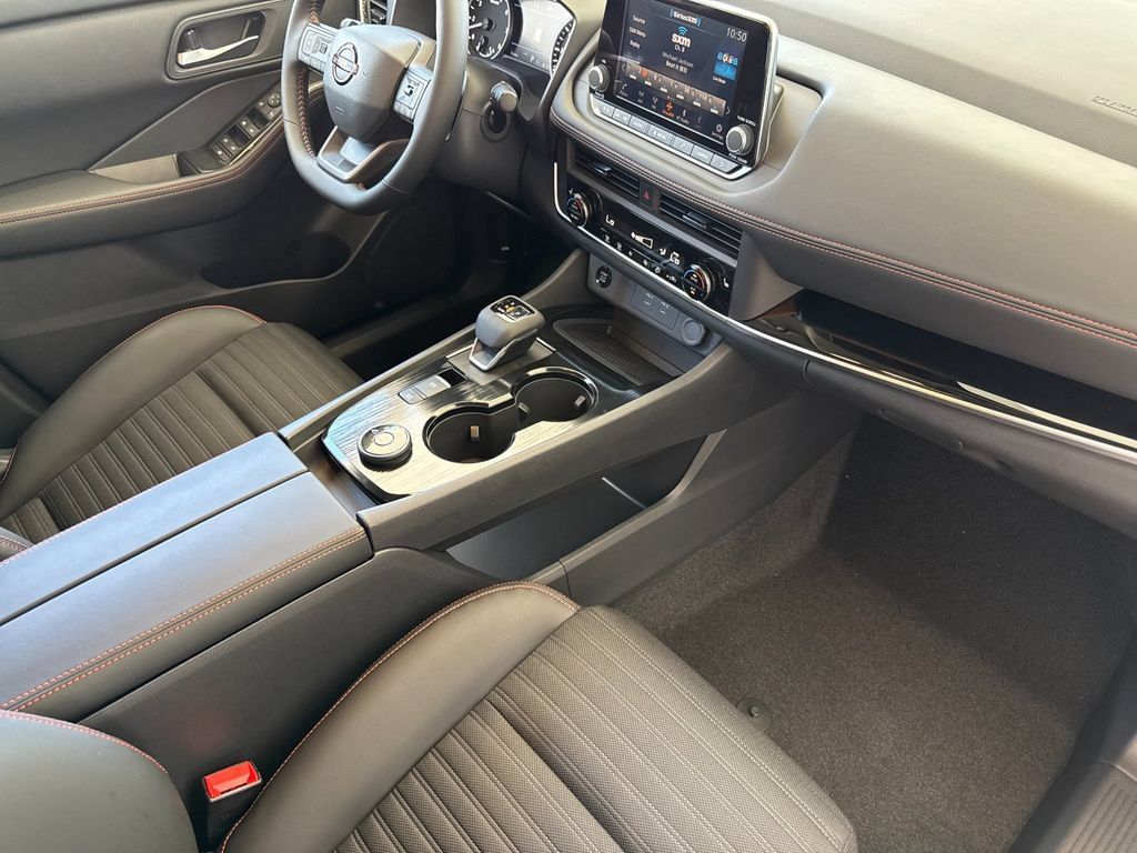 Used 2026 Nissan Rogue SV AWD/4WD image 15