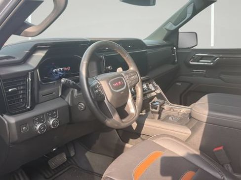 Used 2024 GMC Sierra 1500 AT4 w/ AT4 Preferred Package AWD/4WD image 12