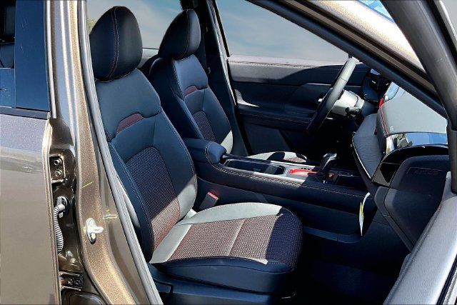 New 2027 Nissan Kicks SR FWD image 8