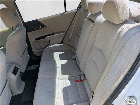 Used 2015 Honda Accord EX image 17