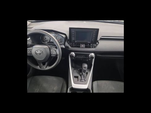 Used 2021 Toyota RAV4 LE AWD/4WD image 16