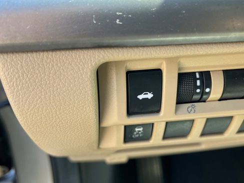 Used 2016 Subaru Legacy 2.5i AWD/4WD image 22