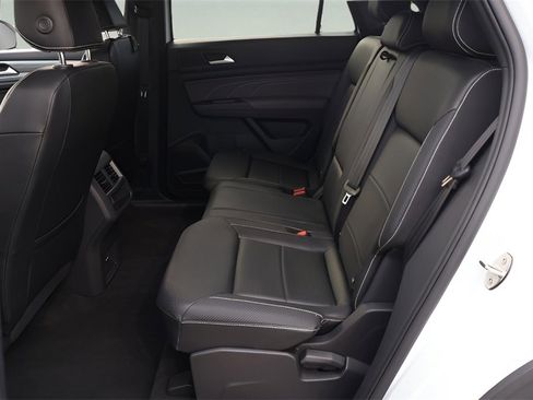 Used 2023 Volkswagen Atlas Cross Sport SE w/ Black Wheel Package image 13