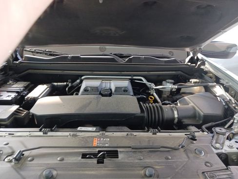 Used 2025 Chevrolet Colorado LT AWD/4WD image 14