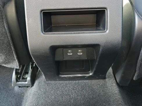 Used 2025 Mitsubishi Outlander SE image 18