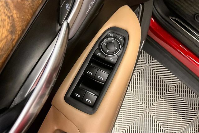 Used 2022 Cadillac XT5 Sportv w/ Platinum Package AWD/4WD image 32
