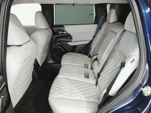 Used 2023 Mitsubishi Outlander SEL 40th Anniversary AWD/4WD image 12