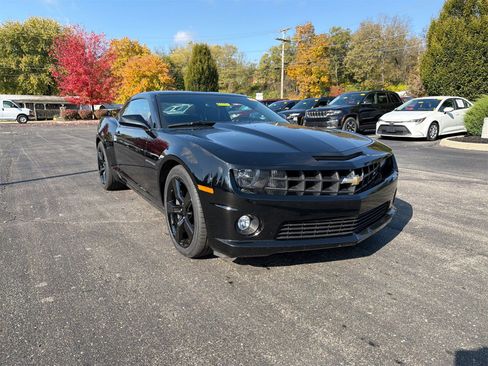 Used 2011 Chevrolet Camaro SS image 2
