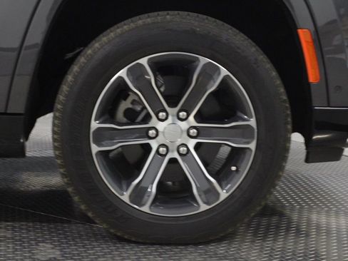 Used 2023 Jeep Grand Wagoneer 4WD image 16