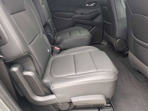 Used 2024 Chevrolet Traverse LT image 27