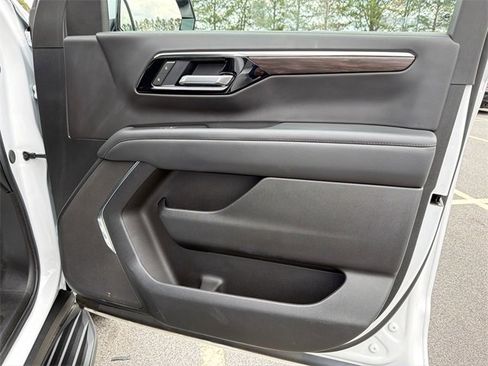 Certified 2025 Chevrolet Suburban LS image 14