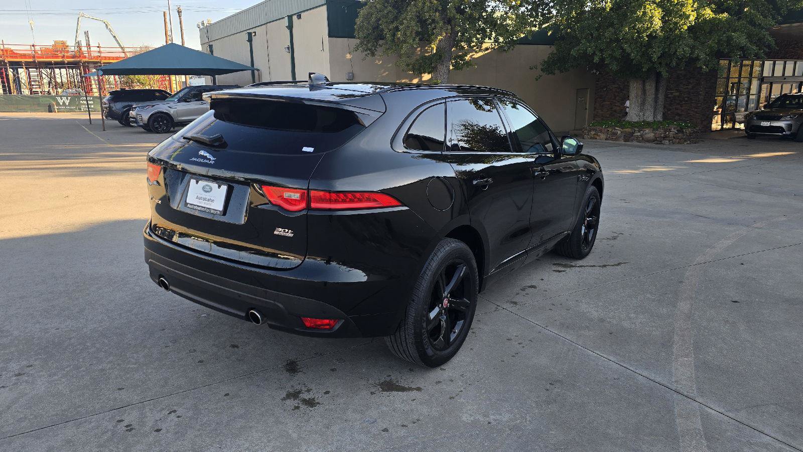 Used 2019 Jaguar F-PACE R-Sport AWD/4WD image 4