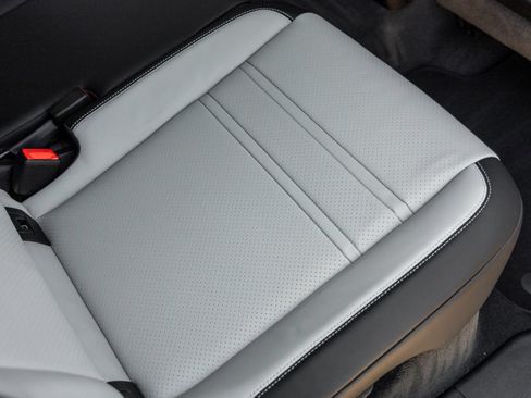Certified 2026 Porsche Cayenne S AWD/4WD image 40